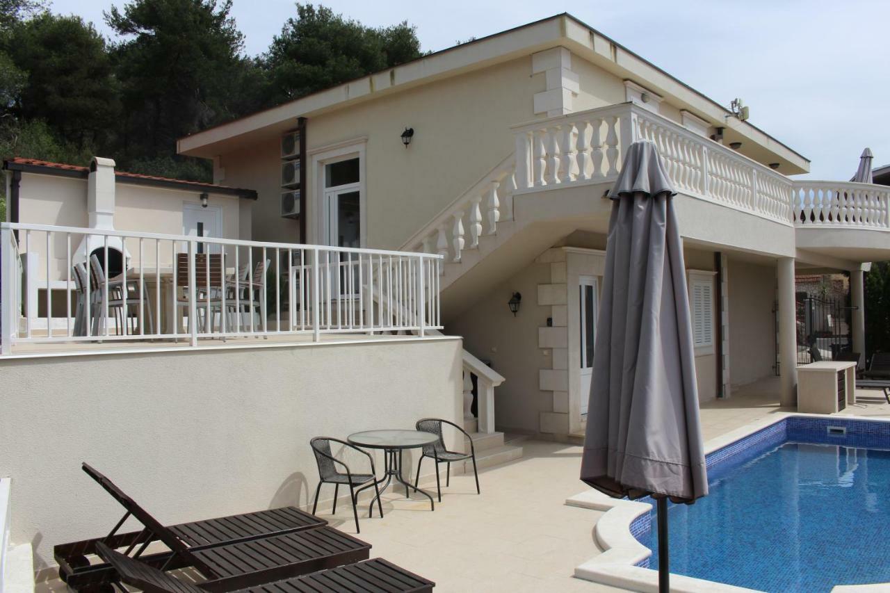 Villa Lizzi Trogir Buitenkant foto